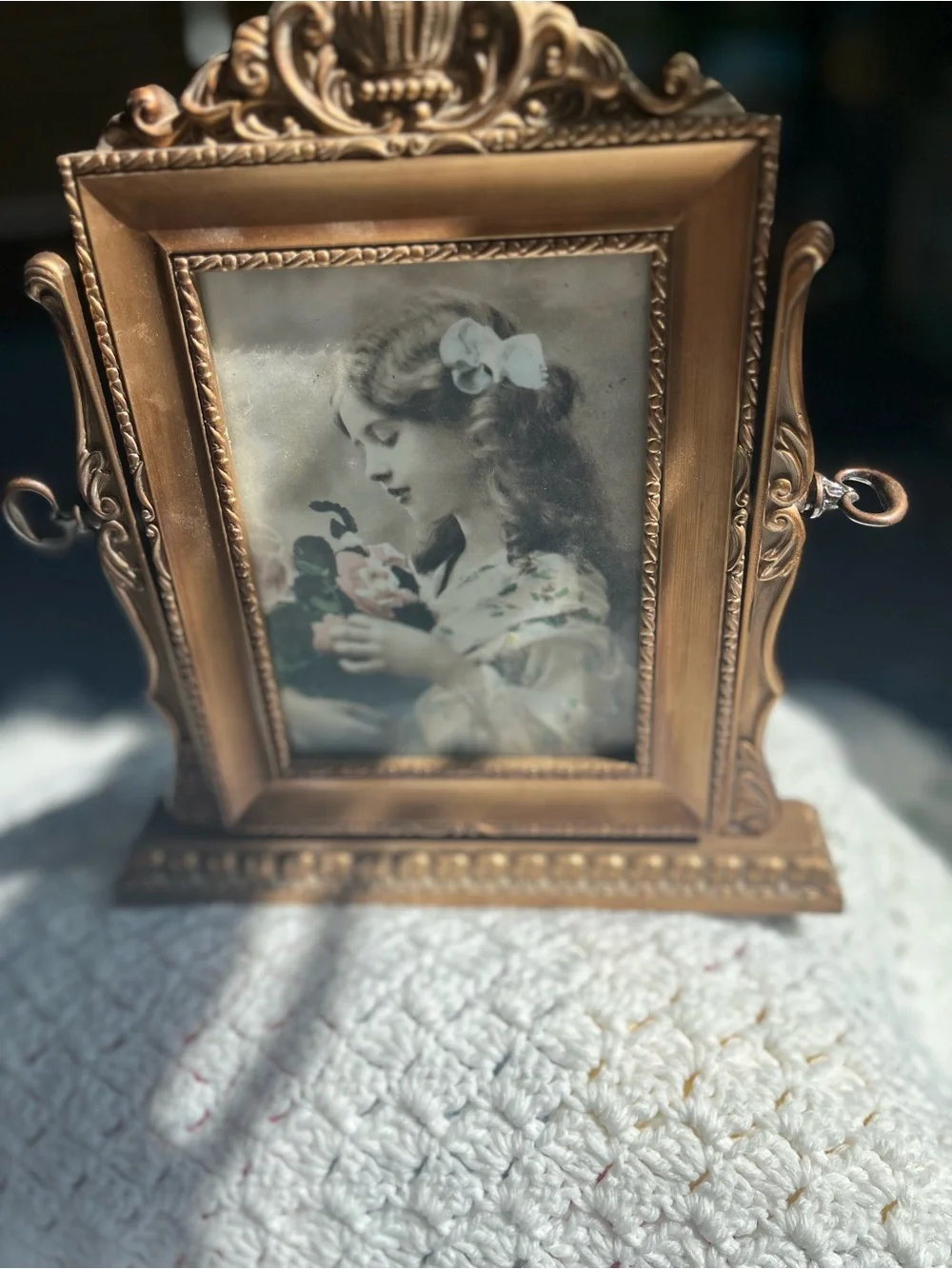 Ornate Gold Vintage-Style Table Picture Frame